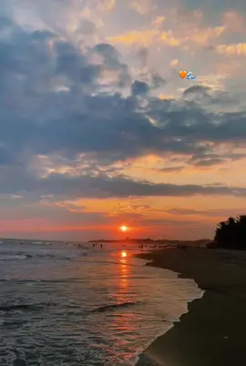 Amando esto.🧡#fyp #foryou #playita #sunset #dreadmari 