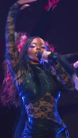 performing FYS x Body Do with my ladies 