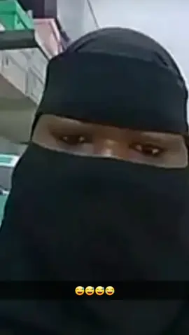 مايخلون الواحد يمدح نفسه 🤣