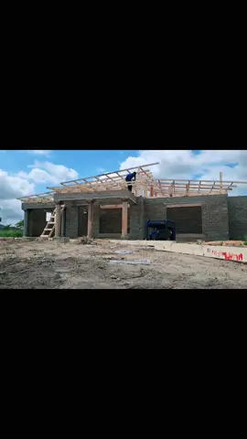 skillion Roof Day 3 || 076 5200 813 #NHBRC #SAMA28 #roofing #construction #building #Houseplan #limpopohouses #tzaneen #Doublestorey #limpopotiktoker 