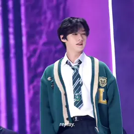 LEE KNOW IS CUTE #leeknow #사랑스러워 #challenge #dance #straykids #4thfanmeetingskz #skzmagicschoolfanmeet #leeknowiscute #4youpage #foryoupage #fyppppppppppppppppppppppp 