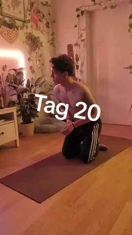 Tag 20 Heute gibts wieder eine ruhige und sanfte Yoga Einheit Da ich noch ein wenig Erholung gebraucht habe #30tageyogachallenge #30tagechallenge #yogachallenge #yoga #yogaamabend #eveningyoga #yogalove #yogi #yogis #fypシ #fyp #foryou 
