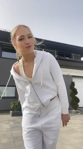 pogoda gdy można wychodzic w bluzach>>