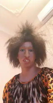خالة موزة ساكته ومتحمله😅