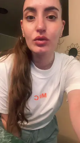 Quanto è figa questa t-shirt ???   Vi aspetto nei commenti 🫶🫶🫶  #neiperte #viral #fyp #foryou #outfit #fitcheck #sabato #ciao #girl #commenti #like 