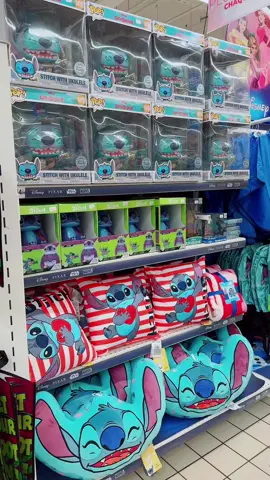 Les fans de Stitch vont adorer ce rayon 😍😍 #stitchkindness #stitch #liloandstitch #disney #stitchcollection #stitchfan #ohana #ilikestitch💙 #fypシ゚viral #pourtoii #stitchbraids #stitchthis #disneyworld #disneyland 