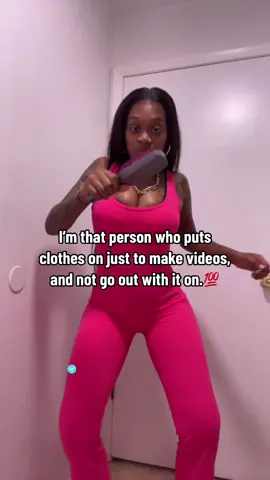 Lol nahhh frrr🤣🤣 my favorite thing to do! Cus who knows if ima look the same the next day😭  •SHOP NOW‼️ 24