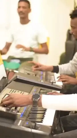 مرحبتين حباب الدرة الله😌يا بت الملوك الحرة🥰| علي الشيخ ♥️🤍 #علي_الشيخ_محبينه_وينكم  #sudanese_tiktok #مشاهير_تيك_توك_مشاهير_السودان🇸🇩🇸🇩❤️ #sudan #علي_الشيخ #sudanese_music #ستوريهات_سودانيه🦋💙 #تصميم_فيديوهات🎶🎤🎬 #حالات_واتساب #fypシ #تصميمي #اكسبلور 