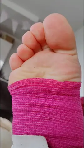 #sprainankle #crutches #bequilles #chevilletordue🤣 #sprainedankle #chute #chevillegonflée #sprain #entorse #aircast 