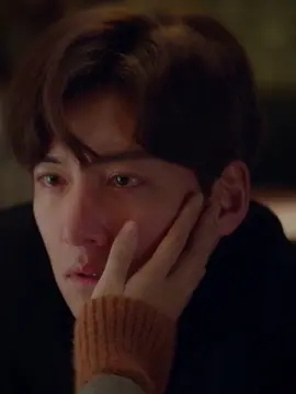 He tried to drink his pain away after she broke his heart #kdrama #fyp #lovestruckinthecity #kimjiwon #jichangwook 