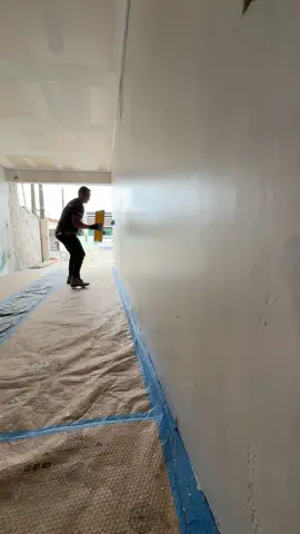 APLICAÇÃO DE MASSA CORRIDA  #parede #obra #pintores #pintura #construction #deco #massacorrida #decoration #massacorridacoral #asmr #construção #asmrsounds #pintar #pinterest 
