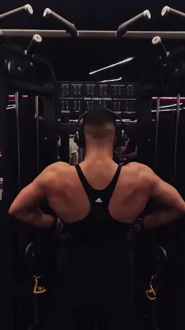 ⛽️🔥 #fyp #gym #gymmotivation #motivation #Fitness #viral #morocco #zoneairfitnessmarrakech #marrakech #fitnessmotivation #streetworkout 