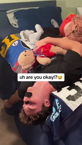 😰Mouth breather? Start taping that mouth shut at night and define that Jawline 🤫🧏‍♂️ #sleepmaxxing #looksmaxx #mouthtaping #mouthtape #mouthtapingforsleep #jawlinetips #mogstrips #jawline #mouthbreathing #mouthbreather 