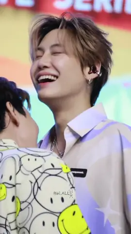 Nhìn vào nét mặt P'Boun kìa 🤭 Game này làm tui thích quá nha  #bounprem #bb0unprem #fypシ #tik_tok #CapCut #กองกําลังบุ๋นเปรม #boun×prem #fyp #xh #viral #bb0un #prem_space #bl #blthai #tiktokthailand #idol #fanmeeting #betweenus 