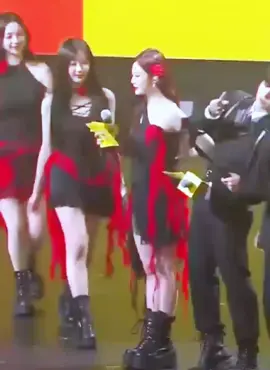 Membalas @ie.ch3rry kebiasaan Aeri unnie ya dek 👀 #ningning #giselle #ningselle #kconhongkong2024 #aespaatKCONHK2024 #KconwithNingning 