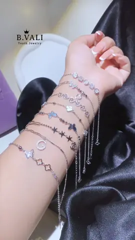 ရေစိုချွေးစ်ိုခံ Ksilver ဟန်းချိန်လေးတွေ သောင်းကျော်ပဲနော် #ဟန်းချိန်းလှလှများ #အရမ်းကြိုက်နေပြီလို့😍 #မြန်မြန်ပူဆာတော့ #jewelry #handchain #ရန်ကုန်ဆိုင်ခွဲမာရောက်နေပါပီနော် #စျေးတန်တန်လေးနဲ့ရမယ် #တသောင်းကျော်ဝန်းကျင်ကစပြီးjewelryအစုံရနိုင်ပါပြီ #bvali_youth_jewelry #bvaliyouthjewelry 