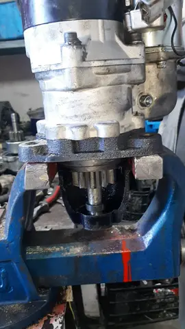 How the starter motor works #engine #diesel #start #motorstarter #mechanism #structure 