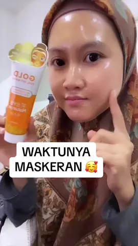 Waktunya pakai Masker Collagen 🥰 #fyp #syb #peeloffmask #maskerwajah #natur90 #naturgo #maskercollagen #maskerantiaging #maskergold 