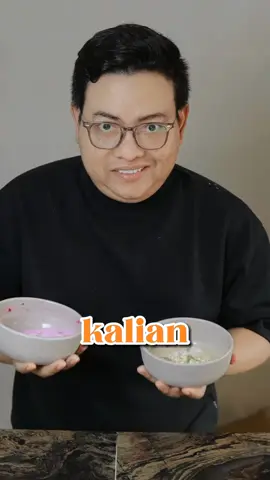 Hah beneran? 😱 Jangan ngeres dulu pikirannya ya guys 🤤 Bener ini Memek, tapi ini makanan yaa Meski namanya nyeleneh, teksturnya yang lembut seperti bubur dan rasanya yang manis dari pisang ini menjadi pilihan untuk mengisi perut 😉 Kata ini muncul dari kebiasaan para leluhur Aceh mengunyah ketan dengan pisang. Dari sanalah, lahir istilah mamemek atau memek yang menjadi kata di Aceh.  Memek adalah kudapan khas Pulau Simeulue di Aceh, Indonesia. Makanan ini mirip bubur dan terbuat dari beras ketan dan pisang. Memek ditetapkan sebagai Warisan Budaya Takbenda Indonesia dalam sidang yang digelar di Hotel Millennium Jakarta pada 13-16 Agustus 2019. Ooh jadi gituuu, siapa yang baru tauu? Coba komen dibawah yaa 🤩👇🏻 #buburmemek  #makananhits #makanankhasaceh #makanviral #makanansehat #makanankekinian #sampriatna #sammasak #kulinercirebon #cirebon 