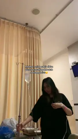 KWKWWKWKWKWWKWK seru tau kalo sakit tp ga keliatan sakit tuh, jd menimbulkan obrolan2 seru KWKWKWKWKWKWKW