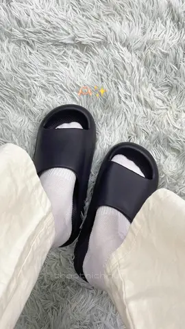 Dép đã xinh lại còn mang êm chân nữa 🫶🏻 #dép #depposee #posee #depbanhmi #depnamnu #depquaingang #unboxing #xuhuong #viral #thaothichriviu #review #trending #foryou #muataitiktok #fypシ 