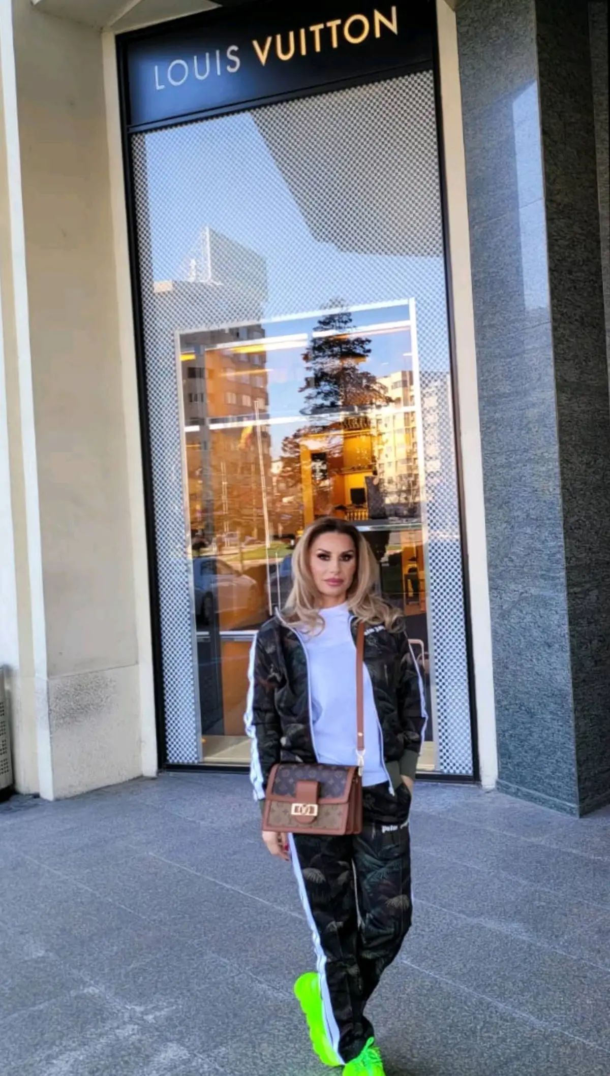 #tiktok #foryou #naturalwoman #residentialcitytowers #ralucapop1982 #ralucapop12 