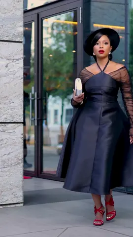 Black Vintage dress. #oldhollywoodglam #Blackdress #redlip