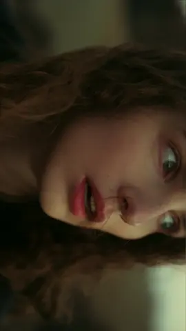 До конца 🌀 Фильм создан в одиночку  ⠀ Если бы я выбирала себе суперспособность - это был бы телепорт. Главное, чтобы он не сломался в самый неподходящий момент 👀 ⠀ В следующем видео я расскажу о том, как я это снимала - в двух странах и четырех локациях 🫠 ⠀ #фильм #кино🎥 #режиссер #shortfilmmaking 