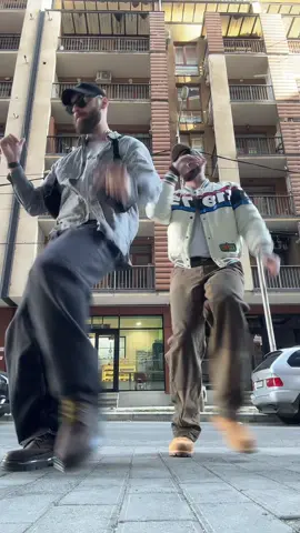 Day off be like ✊🏻 Dc @OL #twins #fyp #dance 