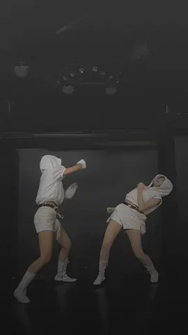 duo dancer machine malah adu silat 😂 #jkt48 #jkt48newera #muthejkt48 #jessijkt48 