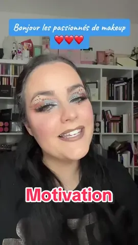 Coucou les passionnés de palettes et de makeup ❤️ #beaute #beauty #maquillage #makeup #passionpalette #passionpalettes #makeupaddict #beautytiktok #beautyaddict #motivation #bonjour 