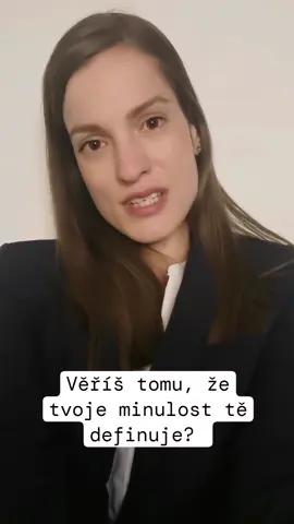 Tvoje minulost neurčuje to, co v životě budeš mít nebo co si zasloužíš. Často máme pocit, že naše budoucnost se bude odehrávat přesně podle naší budoucnosti. Ale to říká naše mysl. To nejsi ty. Ty se můžeš rozhodnout tady a teď o tom, co chceš a jak věci chceš, nezávisle na tom co se stalo nebo nestalo v minulosti. Je jenom tady a teď. Je úplně jedno, co se stalo nebo nestalo. To, co bude dál, o tom si rozhoduješ jen ty, ne tvoje minulost. Takže, co si pro sebe chceš vytvořit?  #minulost #tadyated #tvoreni #manifestace #mysl #zivot #zivotnicesta #hrajusi #bezlimitu #pruvodce #duchovnicesta #spiritualita #tvoreni #zenam #zenysobe #sebelaska #sebehodnota #budoucnost #vedomebyti 