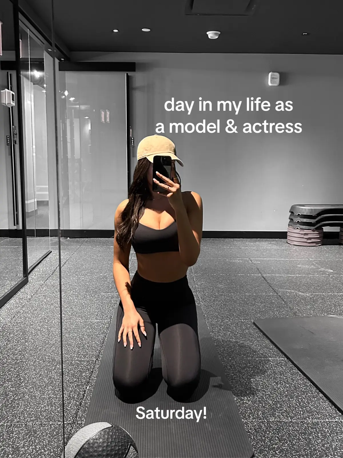 relaxing saturday! i need to get back in my reading grind… 🥲 thank you @TheNOWMassage for inviting me in 🫶🏼  #model #actress #gym #gymroutine #massage #massagechicago #chicago #baking #book #BookTok #twistedhate #restaurant #chicagorestaurants 