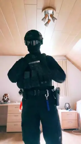 women are scary 🥹 #scpcosplay #cosplayer 