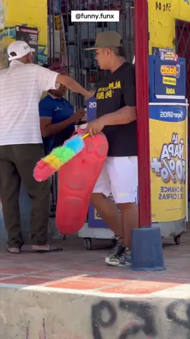 The giant flip flop 😂 #funnyvideos #funnymoments #prankvideos #funnyvideo #funny #prank #funnyprankvideos #fypシ #prankvideo #funnypranks #funnyprank 