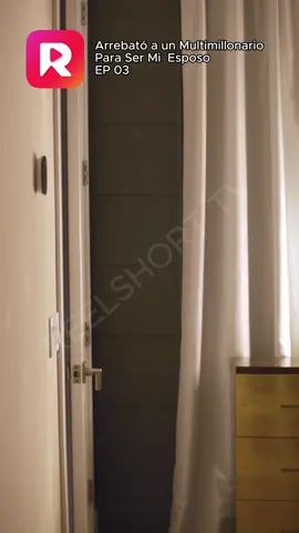 ¡Que candente! ¿Señorita Cora acaso ese es el tío millonario de tu ex? Continua viendo 