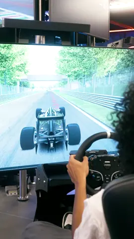 عيش تجربة ماتنساها بسيميليتر F1 في #ذي_دوكس ، جرب احساس السرعة والإثارة في كل لفة 🏎🏁 Live the full #F1Simulator experience at #TheDockx, feel the speed and excitement with every lap 🏎🏁 #جدة #ردسي_مول #ترفيه #فورميلا #الشعب_السعودي #اكسبلولر  ‏#jeddah #redseamall #entertainment #Formula #fyp #explorer