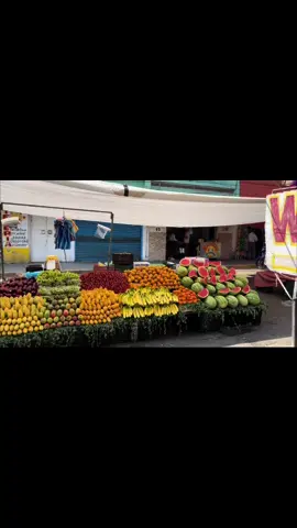 #fruterosdecorazón🌿🌅♥️ #fruteros🍉🍍🍓 #frutasfinas #viralvideo #tianguismexicano #trabajandoduro 