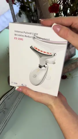 & its only $10😭😭🥰 best facial massager!! Its so much better than a guasha #lymphaticdrainage #doublechin #facialmassage #guasha #pulselight #antiaging 