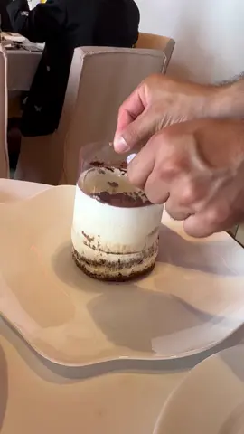Tiramisu is all the rage right now and everyone has a different way of serving it 🤯
 This is how they do it at Bungalow34 in Dubai🔥
 What do you think? 🤷🏽‍♂️ #fyp #foryou #dubai #tiramisu #chocolate 