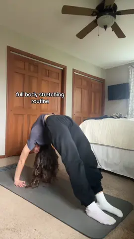 #creatorsearchinsights this is the full body stretching routine i like to do before or after my workouts or just if i feel like it! i hold each one for 30-45 seconds #fullbodystretch #stretchingexercises #stretchingroutine #flexibility 