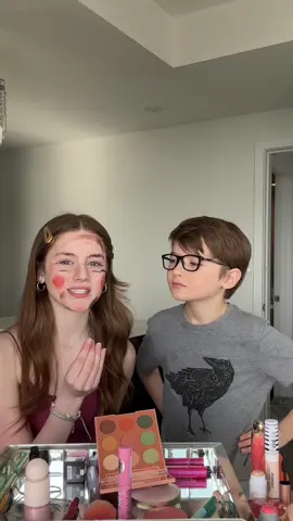 my new makeup artist 🤗 #makeup #littlebrother #funny #trend #fyp #CapCut 