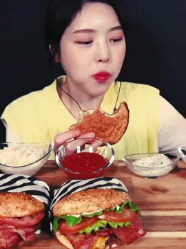 Truffle Burger, Avocado Burger, Cheeseburger & Mac and Cheeseball Mukbang #eatwithme #eatingshow #eatingsounds #eatingasmr #bokieating #eatwithboki #boki #bokibites #bokibitesasmr #bokimukbang #mukbang 