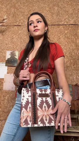 Not when you disrespect my bag we’re not 🙅🏽‍♀️ #wrangler #pursetok #purse #tiktokshopspringsale #fyp #foryoupage 