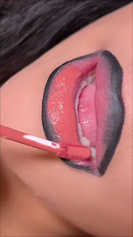 Closed my eyes & picked colors! Is this a slay or nah? 🙃 #makeup #lipcombo #randomlipcombo #beauty 