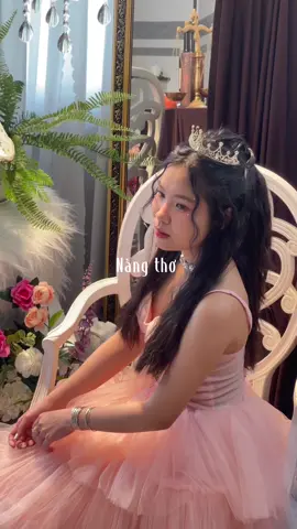 Ơ xinh thế nhờ 🥰 Khách em toàn các nàng xinh thui ạ 😍🔥 #xuhuong #chupanhtrangbom #trend #chandung #lupstudio #beauty #concept #fyp #thomong #nangtho 