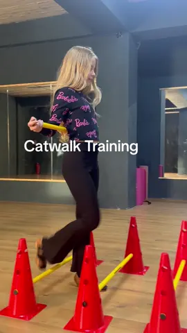 Diana  #cityfashionkids #modellife #fyp #kidsmodels #catwalkchallenge #catwalkmodel #catwalk 