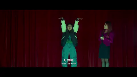 愚人節好開心！誰騙你！鬼才騙你！ 《鬼才之道》首支預告不就來了！ ​ ​ ​ ​ ​ ​ ​ ​ ​ ​ ​ ​    ⚠️ 完整觀影體驗，請記得開聲音🔈 ⚠️ 看完最後一秒即獲得來自陰國的整年祝福 ​ ​ ​ ​  ​ ​ ​ ​ ​ ​ ​ ​ ​ ​ ​ ​ ​ ​ ​ ​ ​ ​ ​ ​ ​ ​ ​ ​ ​ ​ ​ ​ ​ ​  ​      故事從一間沒落的都市傳說「旺來大飯店」414號房開始，過氣女鬼天后凱薩琳與鬼經紀人Makoto為了在鬼界不被時代淘汰，得找尋出路，力爭上游的厲鬼們，要如何繼續成名陽間，創造新的都市傳說呢？一個人的才華，有時候要變成鬼才知道。​​ ​ ​ ​ ​ ​ ​ ​ ​ ​ ​ ​ ​ ​ ​ ​ ​ ​ ​ ​ ​ ​ ​ ​ ​      #好恨啊 #不想努力了 #鬼才努力被看見 什麼 #鬼才之道？#鬼才知道    ​ - ​ ​ ​ ​ ​ ​ ​ ​ ​ ​ ​ ​ ​ ​ ​ 挑戰影史鬼比人還多的電影！ ☻《鬼才之道》#8月7日 ​ 陽間大銀幕盛大上映 ​ ​ ​ ​ ​ ​ ​Sony Pictures 索尼影業   發行​  ☻《返校》導演 #徐漢強  前所未見陰間喜劇 ☻ ​ #陳柏霖  #張榕容  #王淨 #姚以緹  #百白  #瘦瘦 主演 ​ ​ ​ ​ ​ ​ ​ ​      ☻ 預告歌曲 ♫ Joanna 王若琳 〈Gasp! That Plastic Bag Is Watching Me! 〉 最新專輯《破爛酒店》 Hotel La Rut 即將在五月發行 ​ ​ ​ ​ ​ ☻ 預告剪接 ✄ 導演本人