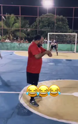  Schiedsrichter  #funnyvideos #meme #fun #brasil #football #funny #meme #memes #foryourpage #fy #foryou #fdseite #memestiktok #viral #fyp #fürdich #fds #fypシ  #schiedsrichter #fussball #brazil #favela 