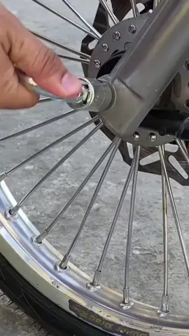 kong nag hahanap ka nang tools na mura piro quality ito lang yun for only 138 pesos may tool set kana. #tool #changeoil #tooltips #motor #tools #viral 